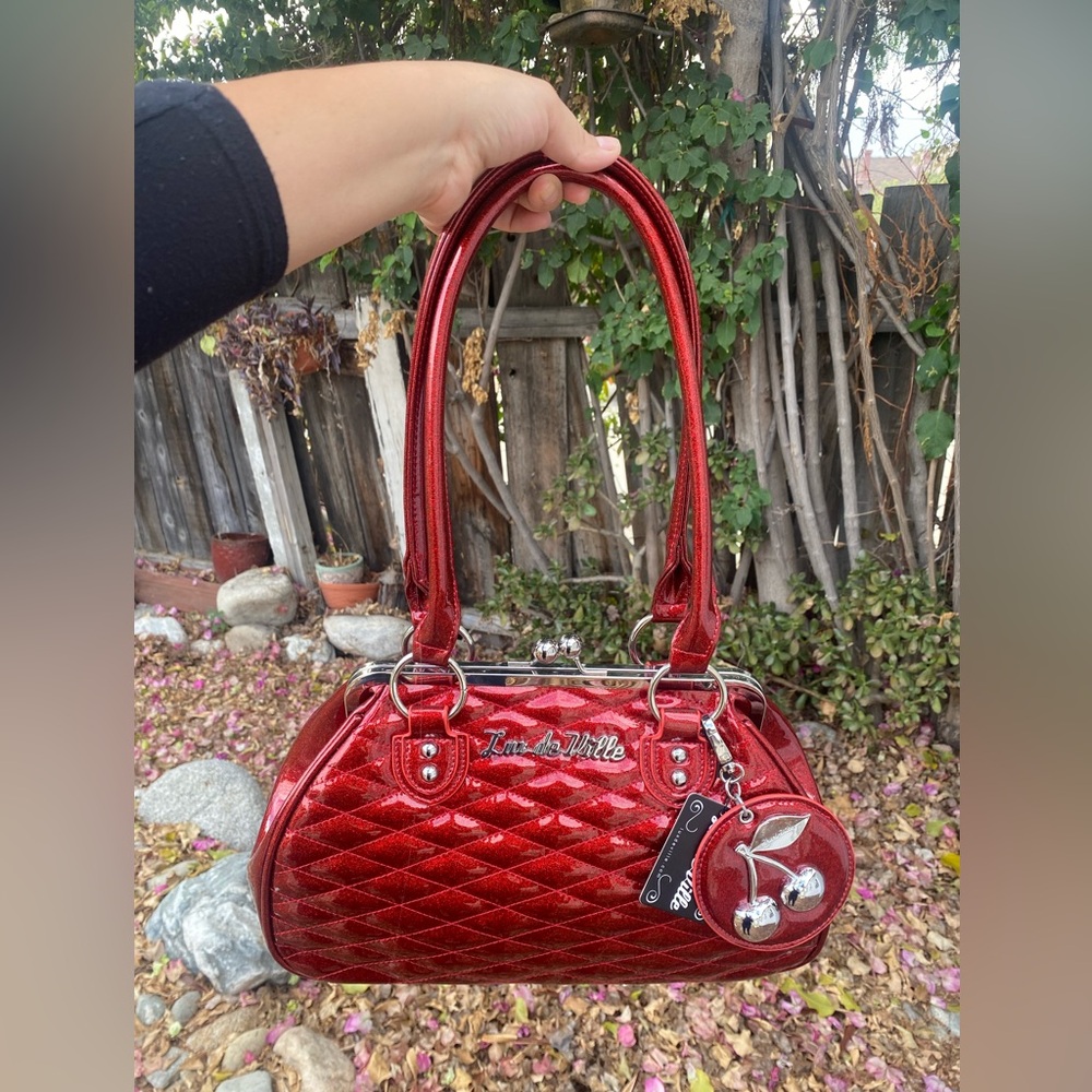 Lux De Ville Red sparkle Wild Cherry Kiss Lock